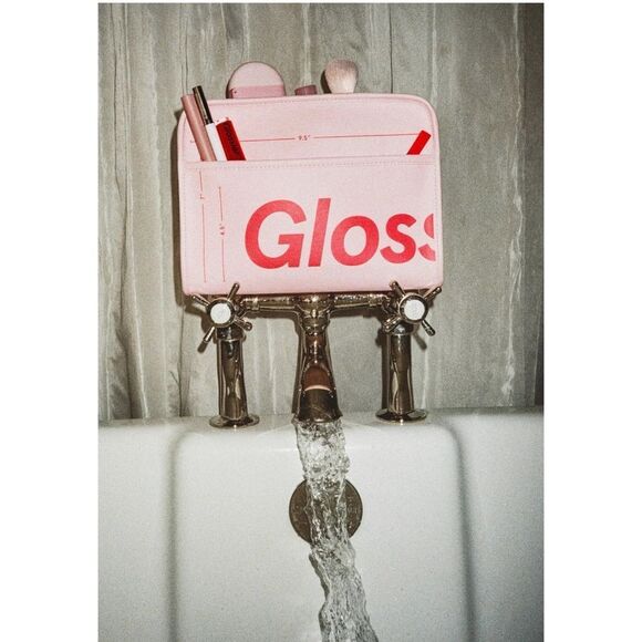 Glossier
The Beauty Bag ( Bag Only) - Picture 5 of 11